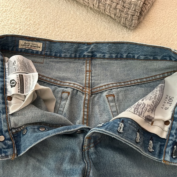 Levi’s 501’s jean shorts - Picture 4 of 8